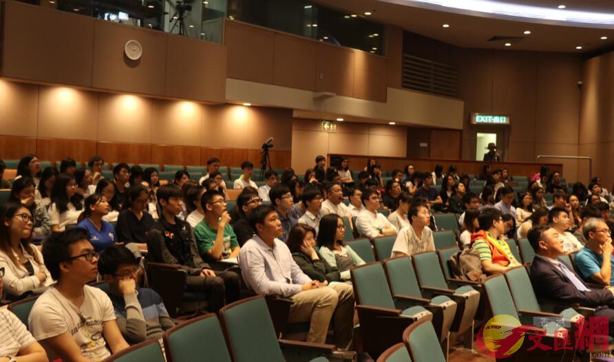 逾300香港学生参加讲座（大公文汇全媒体记者刘晓宇摄）