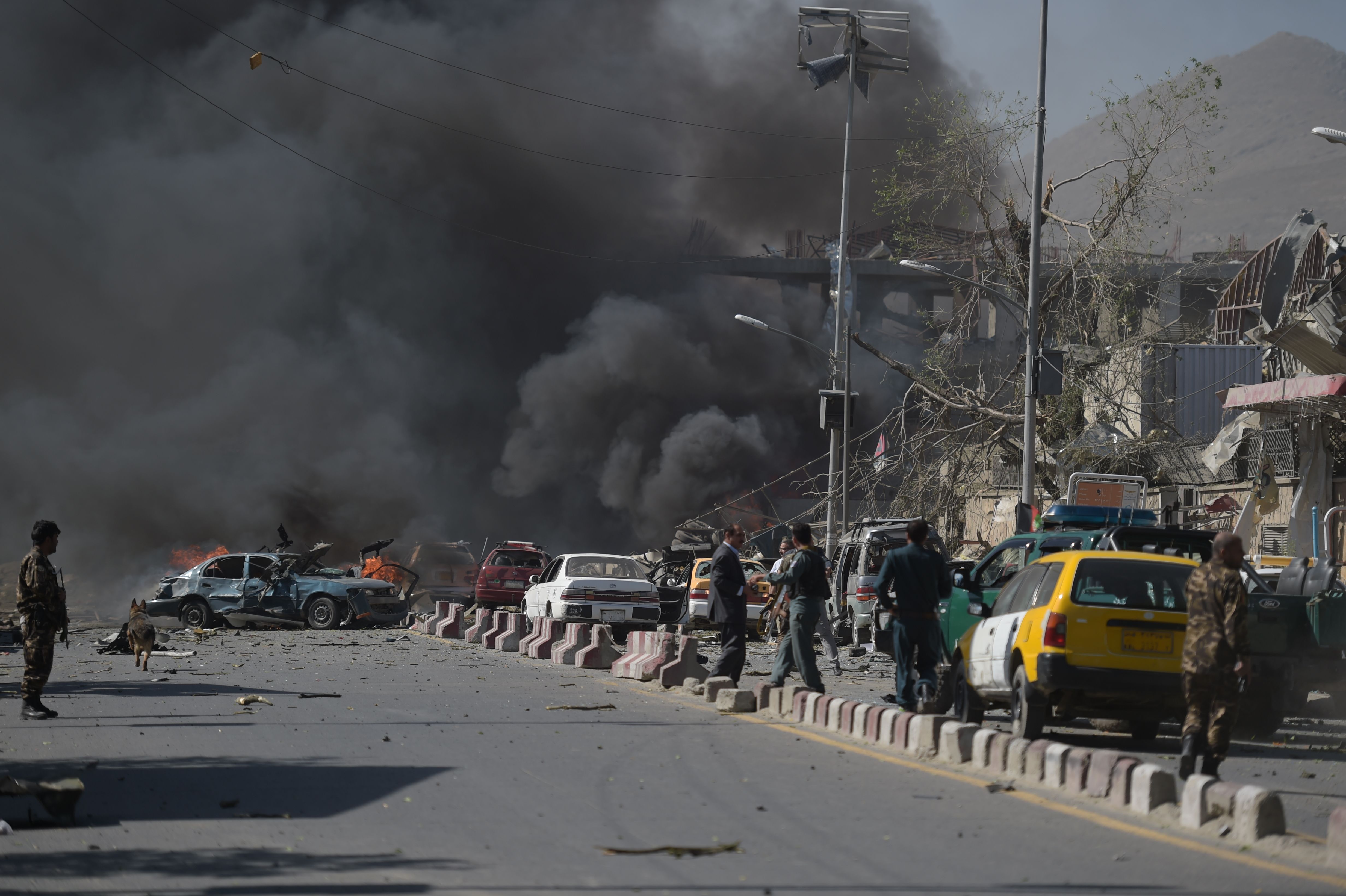 阿富汗首都喀布爾31日上午發生自殺式連環汽車炸彈襲擊（法新社）