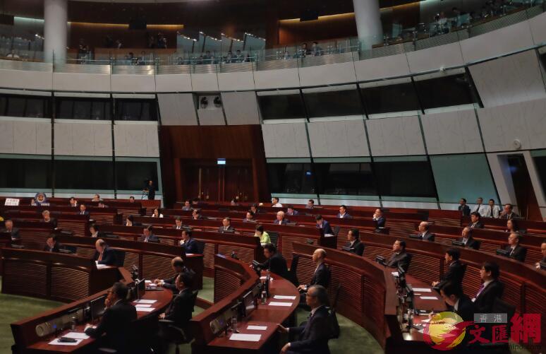 香港行政長官梁振英今早9時30分出席任內最後一次立法會答問會