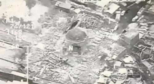 摩蘇爾老城區的努裡清真寺被炸毀。