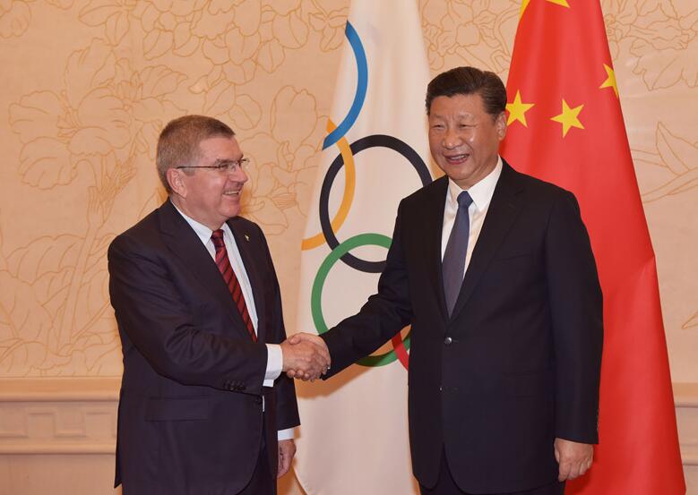 中國國家主席習近平8月27日在天津會見國際奧林匹克委員會主席巴赫。（中新網）