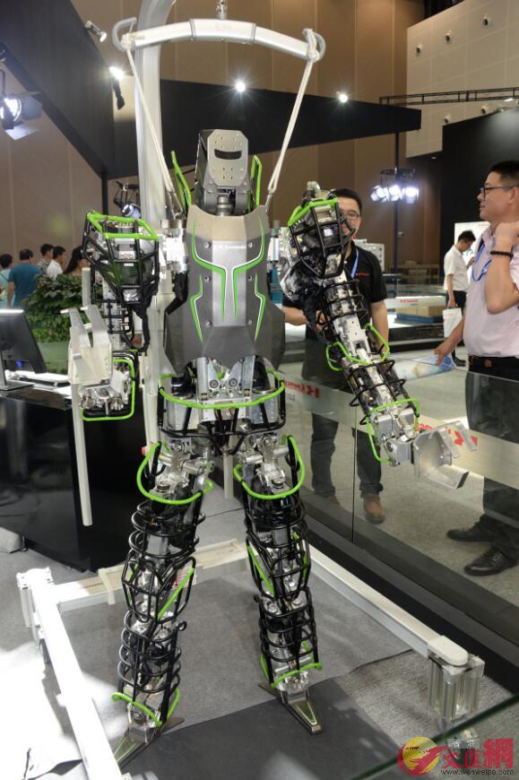 川崎展出的最新款仿生機器人