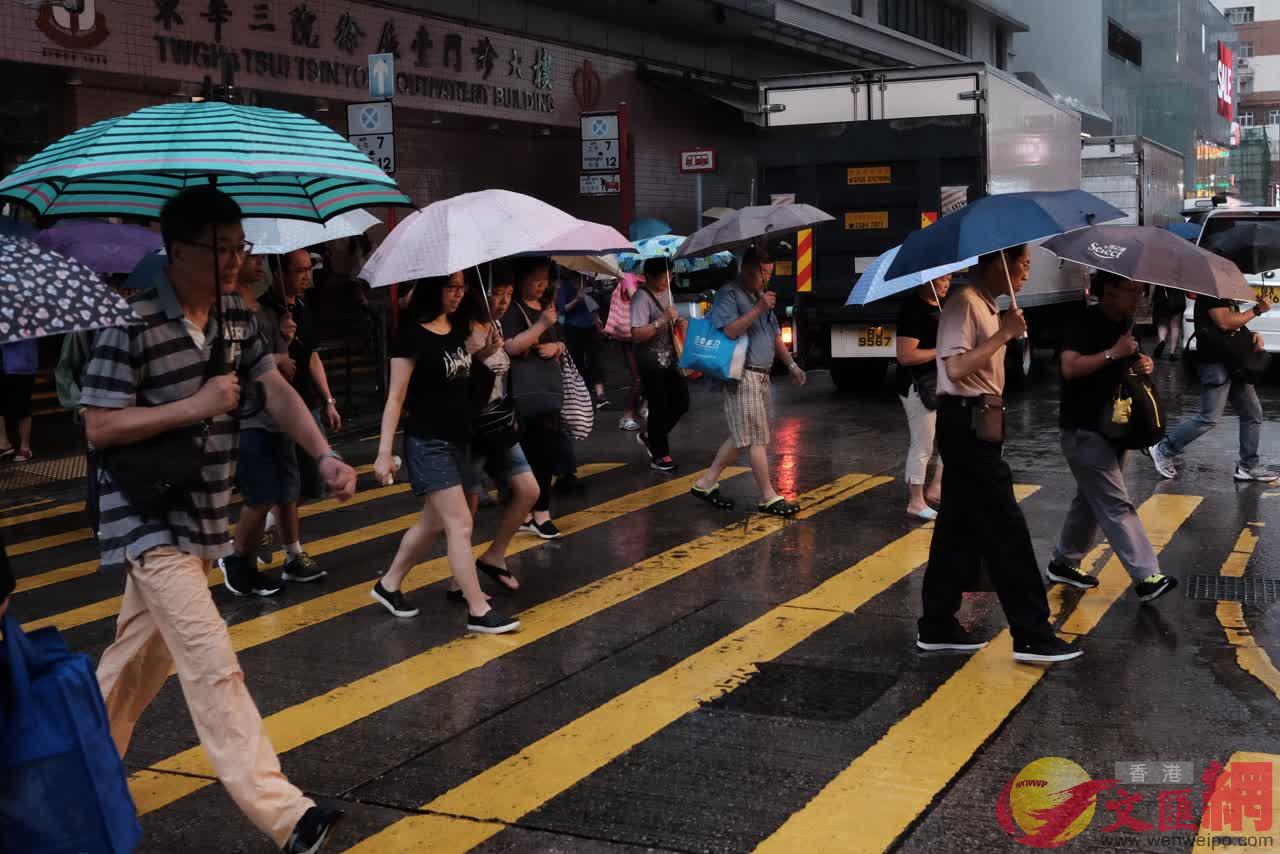 「黑雨」来袭 香港暴雨如注 - 香港 - 香港文匯網