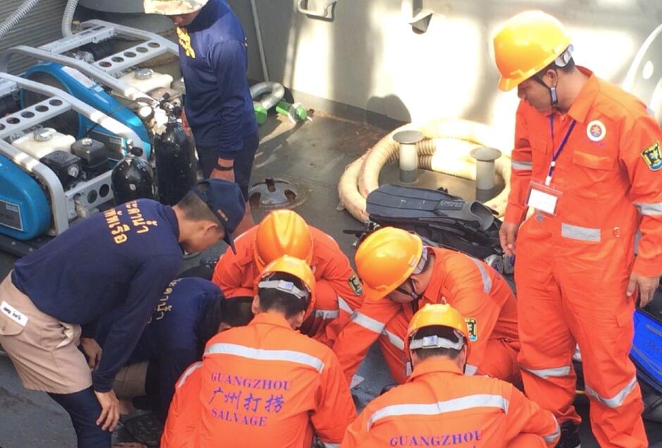 泰中救援力量繼續努力打撈最後一具中國遊客遺體]新華視點^
