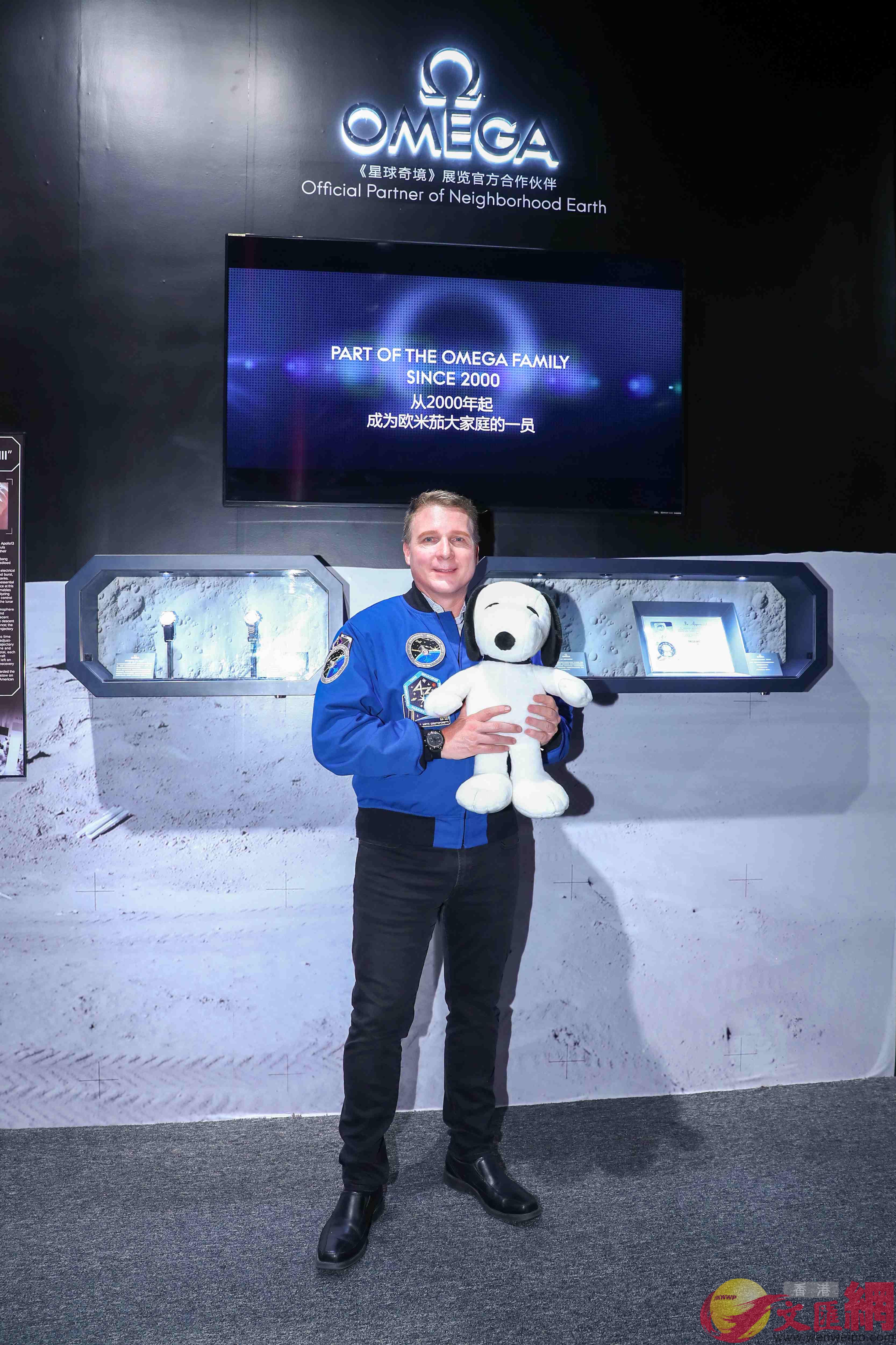 Terry Virts表示A想成為一名宇航員要持續接受飛行B科學等多方面的教育C多學幾門外語也是競爭優勢C熊君慧攝