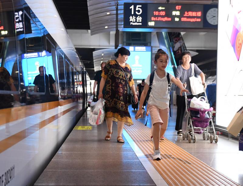 中國鐵路總公司近日宣布A今年第四季度A電子客票將試點經營A明年將在全國高鐵推廣C