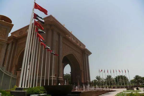 圖為7月18日拍攝的阿聯酋首都阿布扎比皇宮酒店正門C