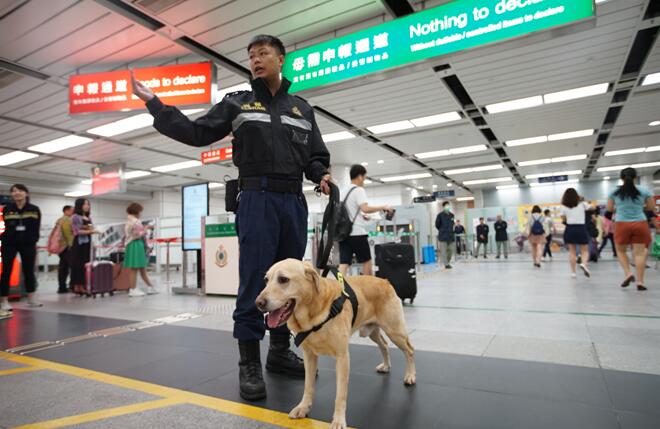 香港海關於暑假期間在各邊境管制站加強執法