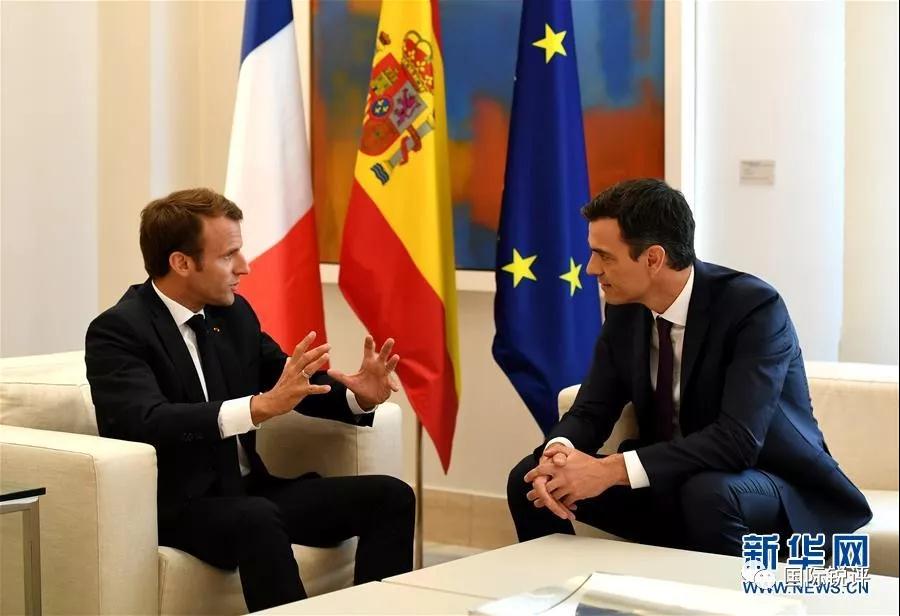 7月26日A法國總統馬克龍(圖左)在馬德里與西班牙首相桑切斯舉行會談