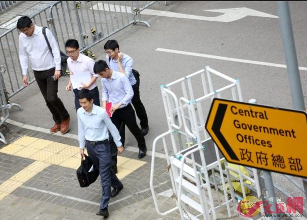 香港特區政府公務員招聘考試將於明日起接受報名。