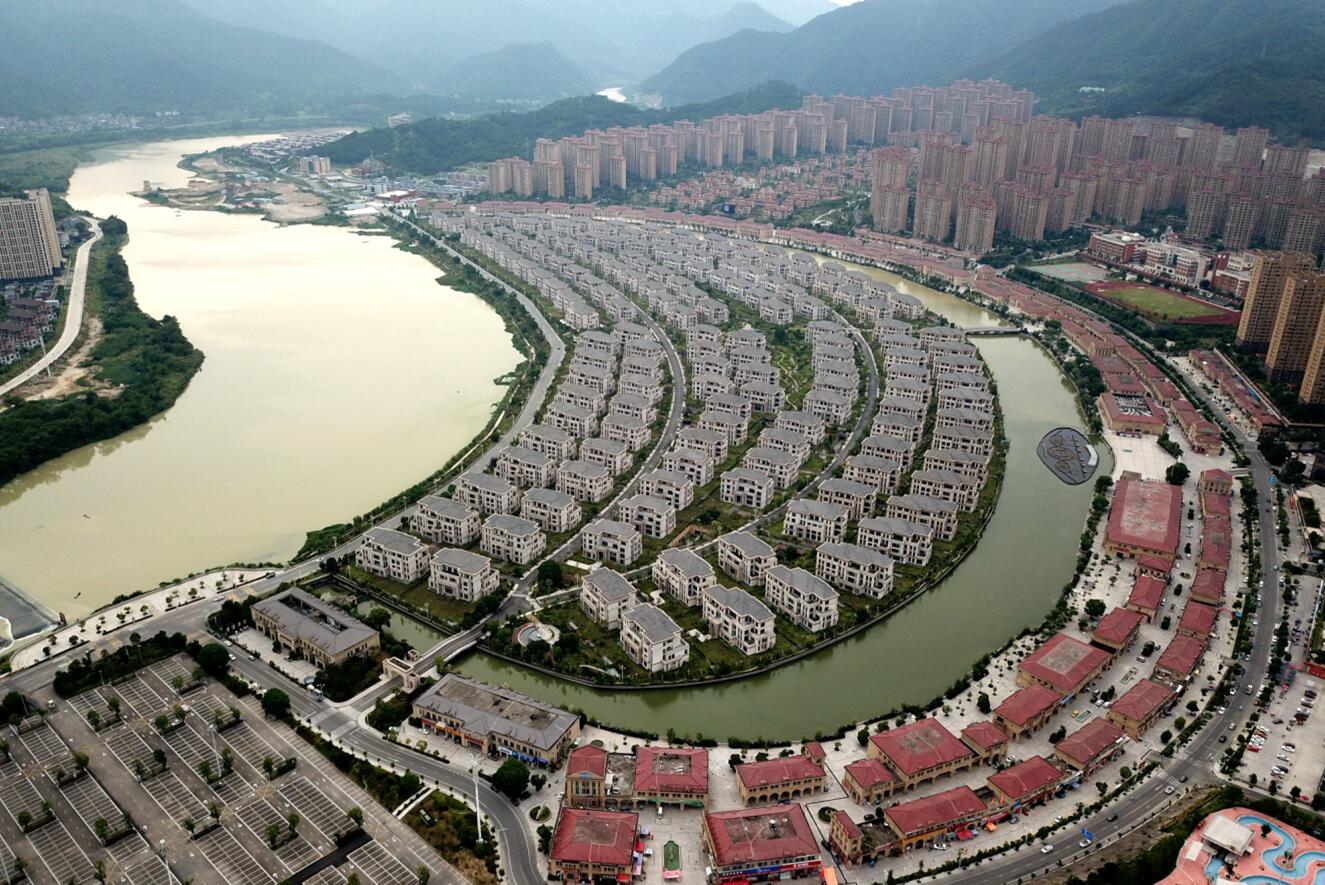 圖為福州郊區房地產開發如火如荼。(資料圖片) 中新社 圖為福州郊區房地產開發如火如荼。(資料圖片) 中新社