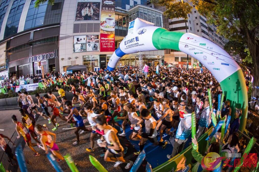 渣打香港馬拉松深受各地跑手歡迎A歷屆報名參賽者如雲C]資料圖片^