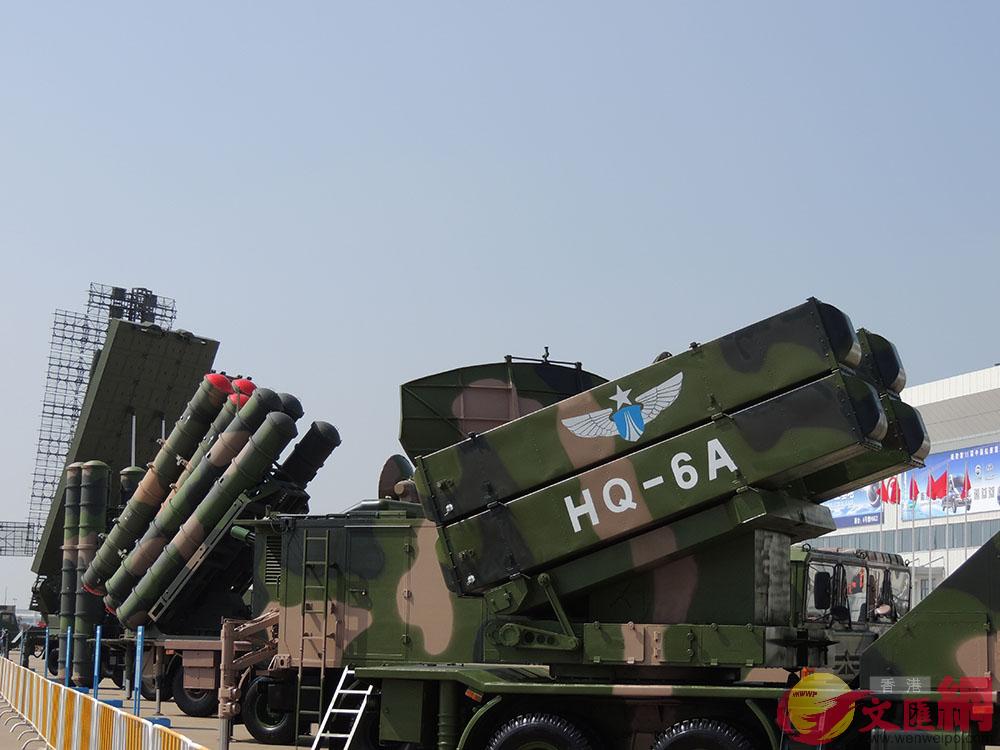 中國空軍B陸軍將同台A展示代表當今先進水平的現役武器裝備A圖為上屆航展展示裝備C(方俊明攝)