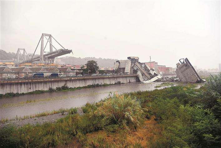 意大利北部城市熱那亞的一座高速公路橋面發生垮塌事故 來源G新華社