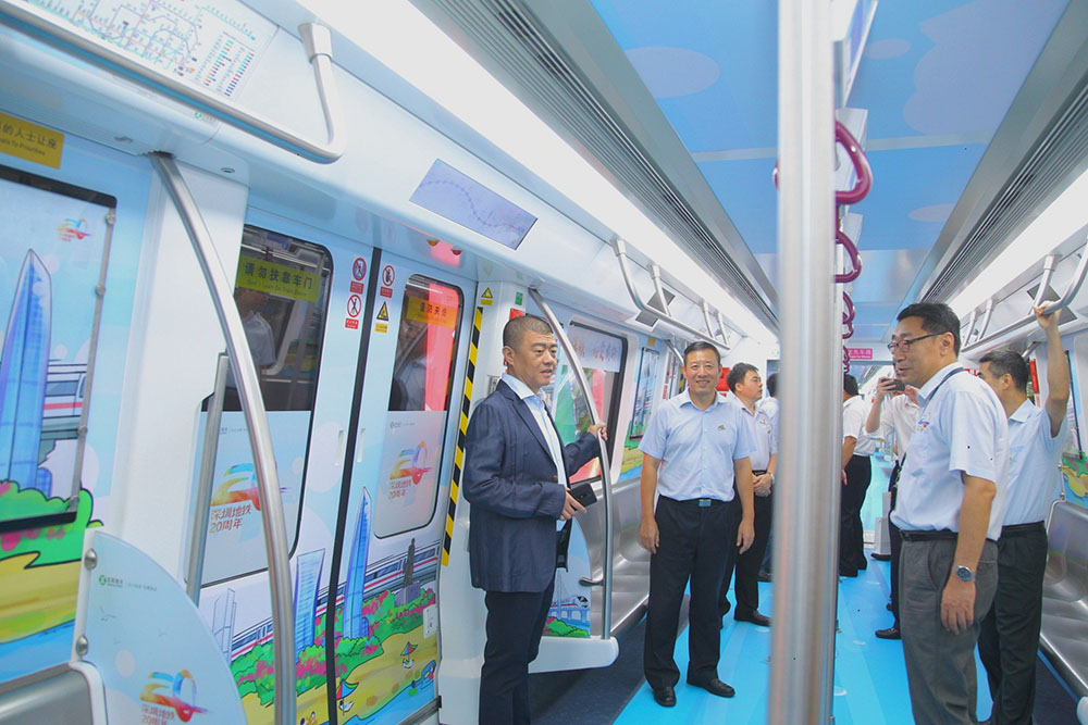 深圳地鐵特別打造一趟 u20周年主題專列vA回顧深圳城市軌道交通發展變遷(記者黃仰鵬攝)