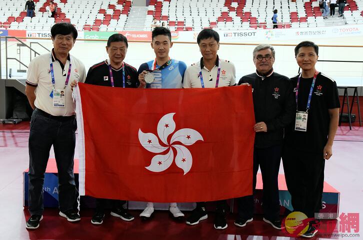 香港單車代表隊的男子主將梁峻榮繼奪得團體追逐賽銀牌C記者 張銳 攝