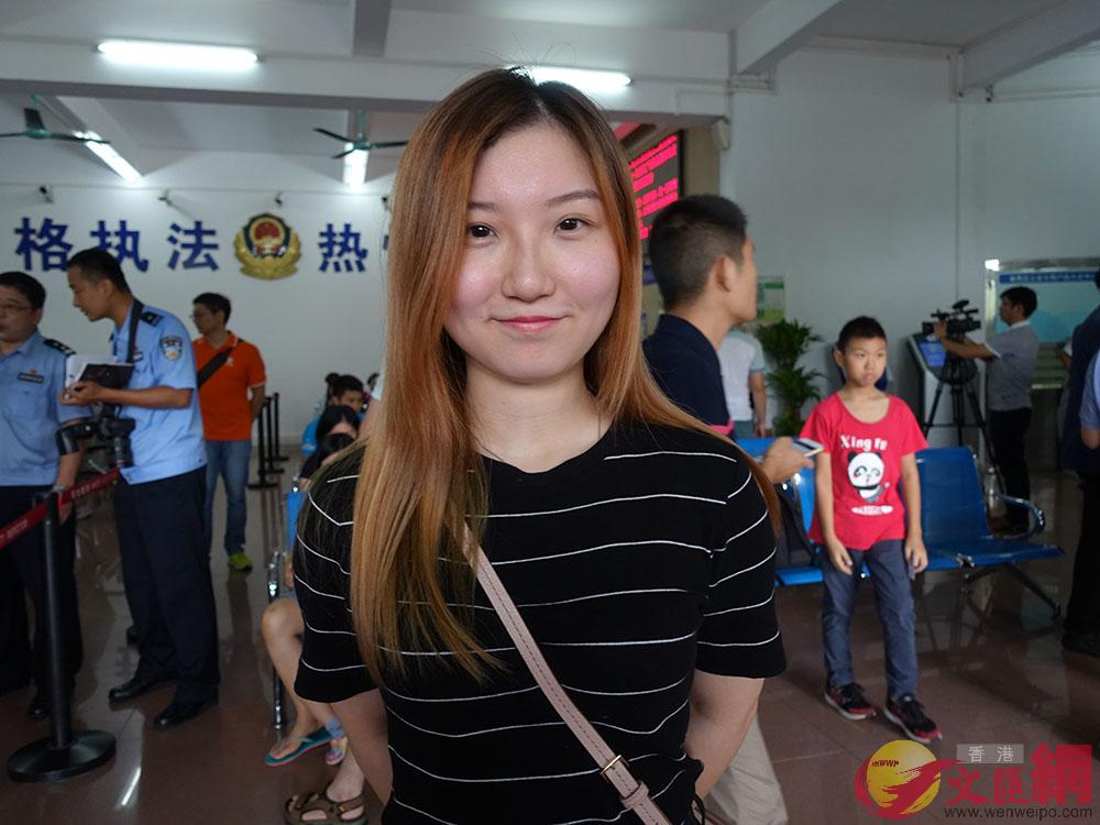 香港學生小許表示A拿到居住證A畢業之後想在廣州發展C盧靜怡攝