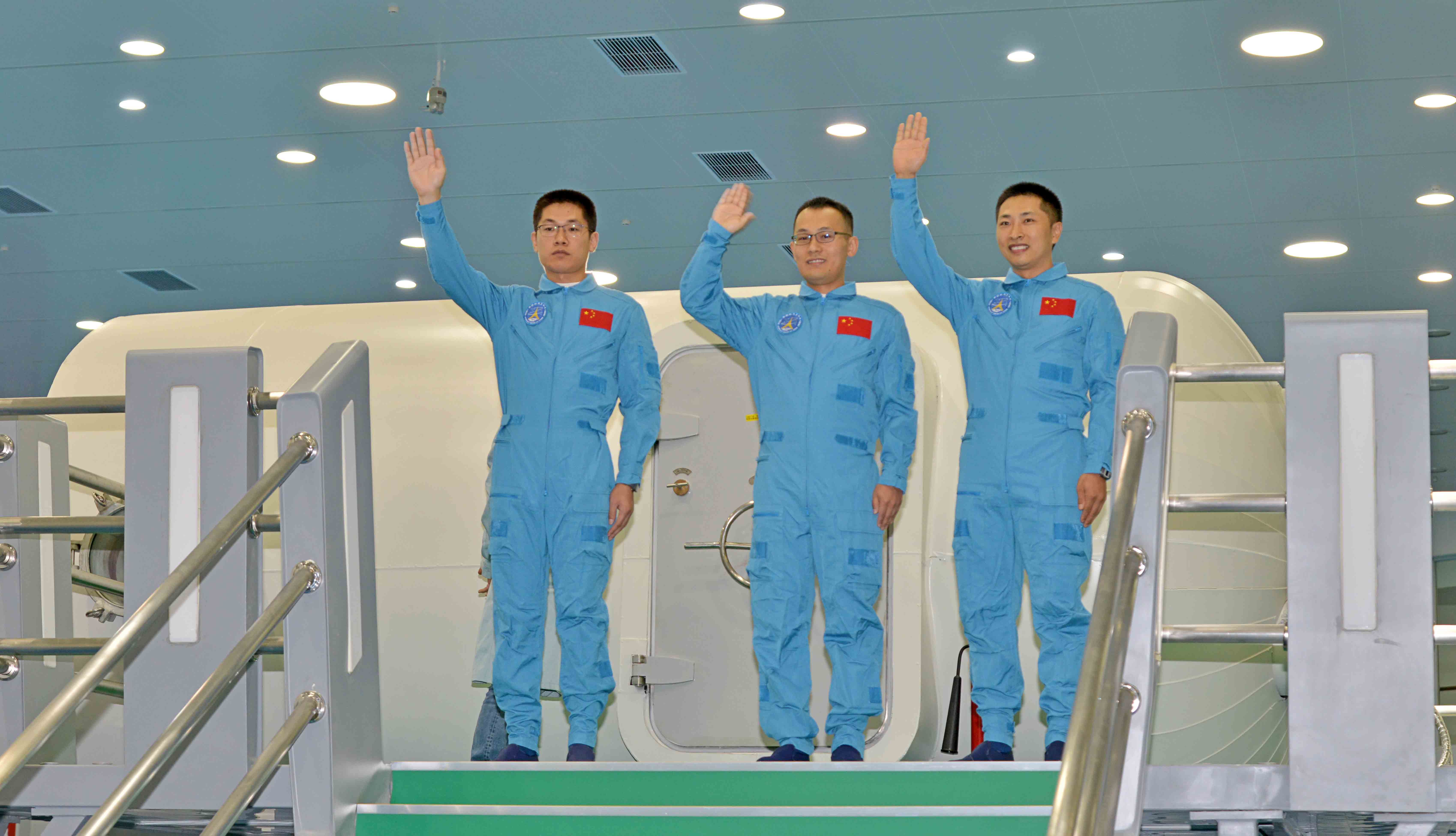 3名模擬航天員進入空間站組合體模擬器展開52天密閉試驗(u我們的太空v供圖 黃思予 攝 )