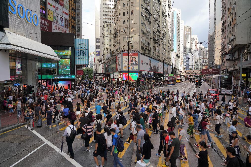 香港入境處預計中秋及國慶約1483萬人次將進出香港C