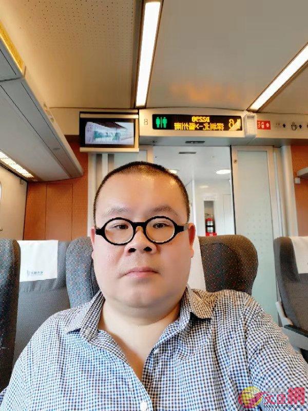 香港物流商黃鵬表示A香港接入內地25000公里高鐵網絡A將有利他們加快拓展內地業務(記者 李昌鴻 攝)