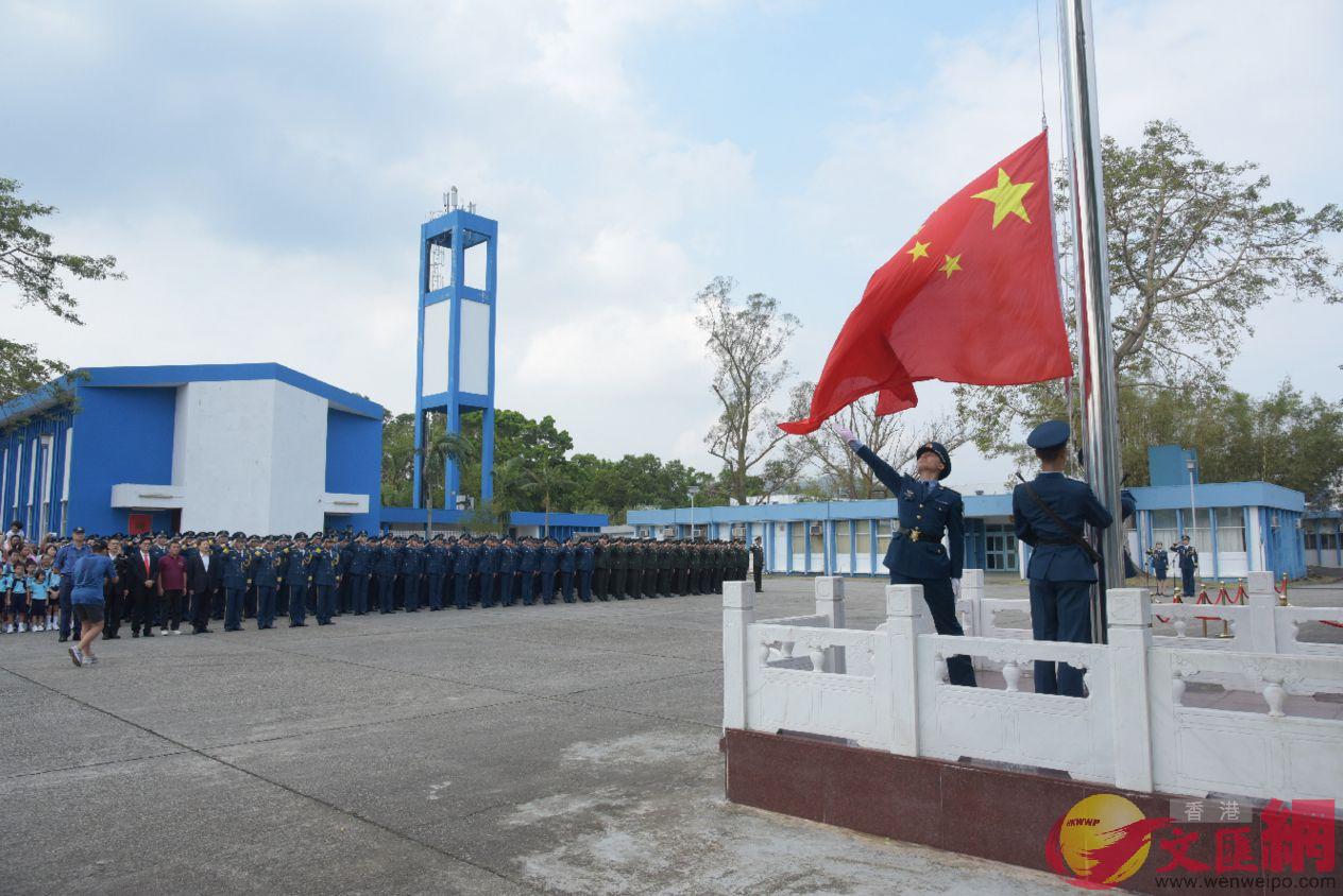 駐港部隊於石崗軍營舉行國慶節升旗儀式