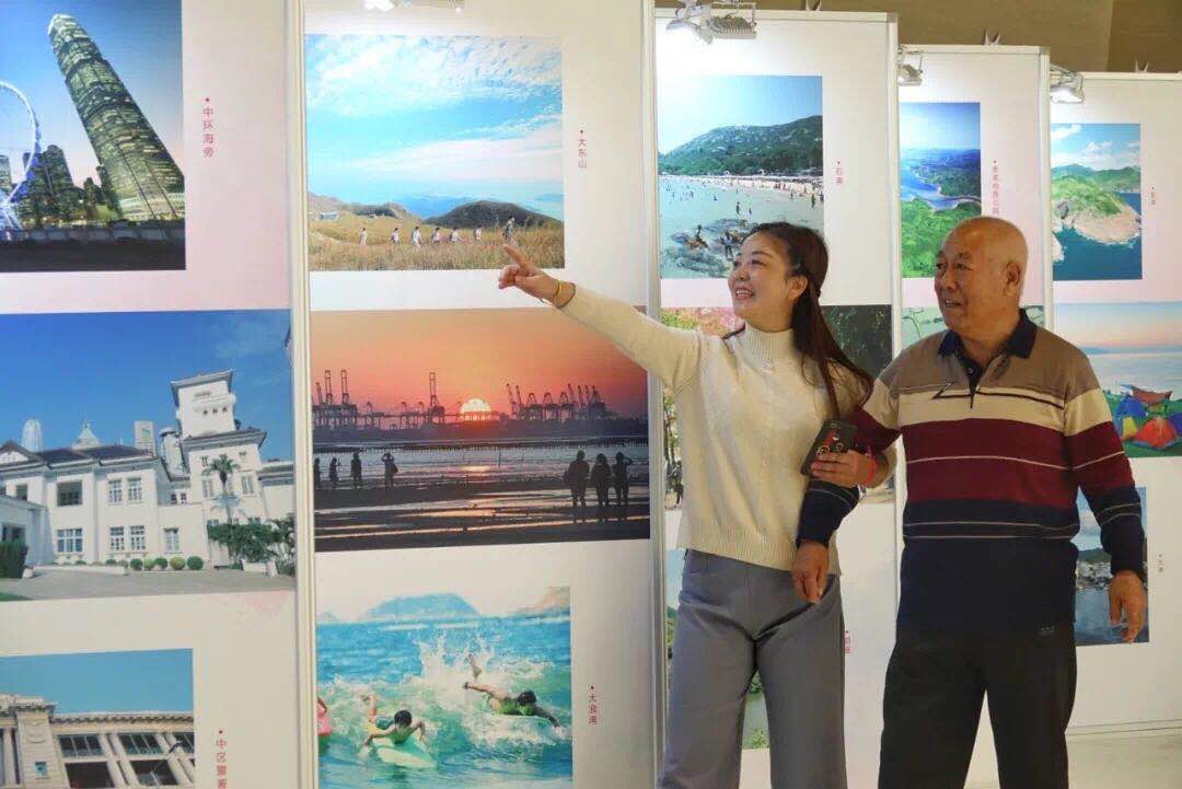 河南開封當地市民參觀展覽]主辦方供圖^