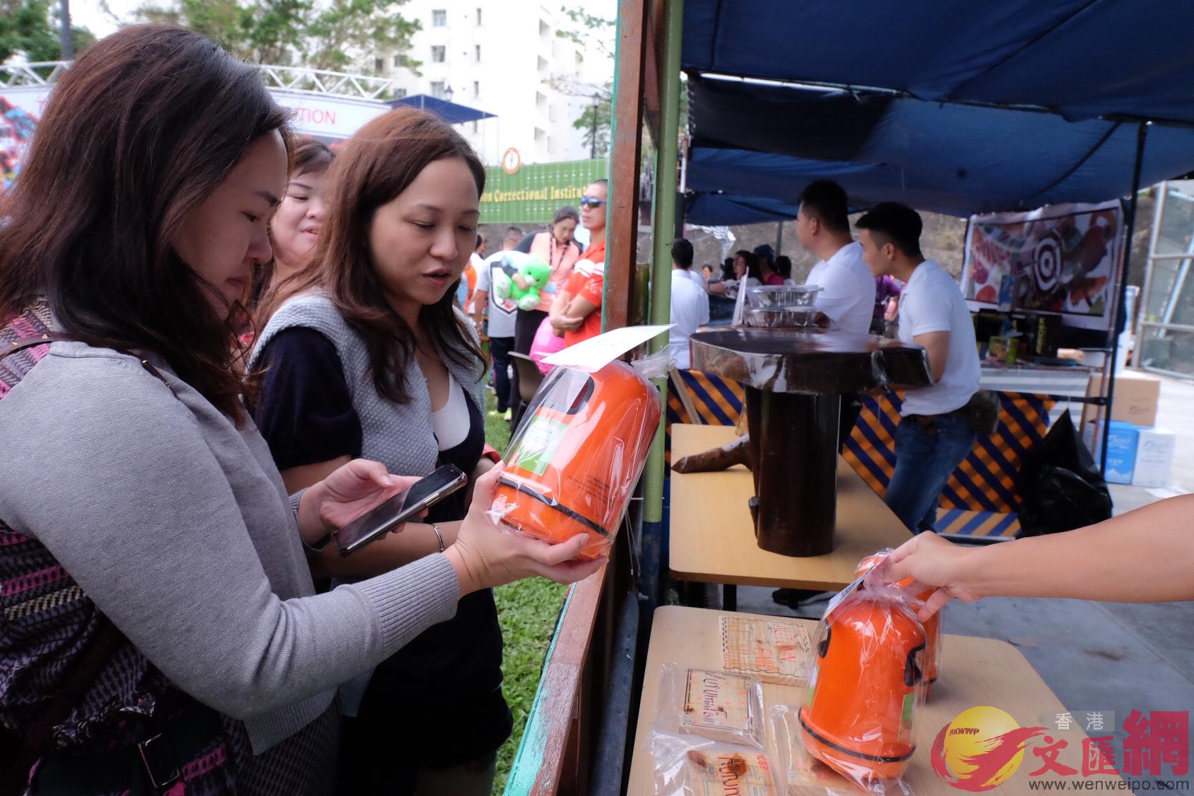 香港市民積極參與此次秋季賣物會C