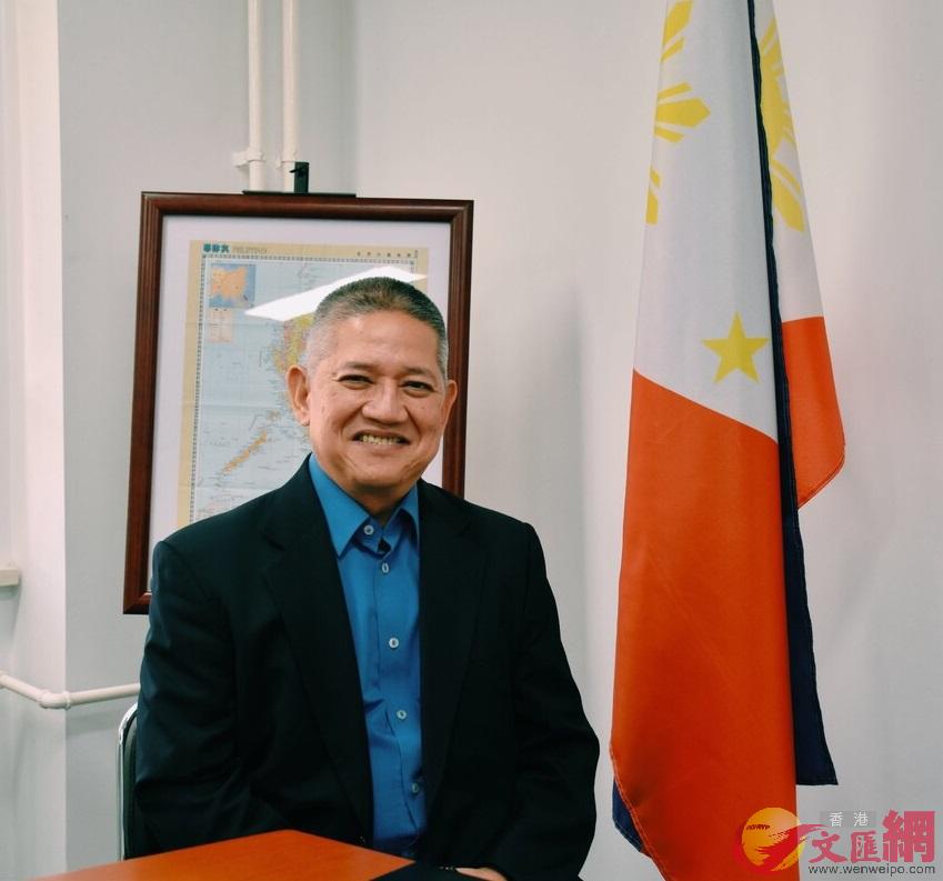 菲律賓駐華商務參贊格倫P佩尼亞蘭達接受本網專訪]張寶峰攝^