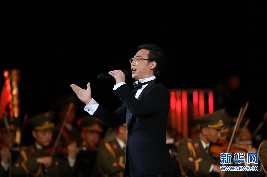 11月3日A在朝鮮平壤A中國歌唱家廖昌永在演出現場演唱C新華社