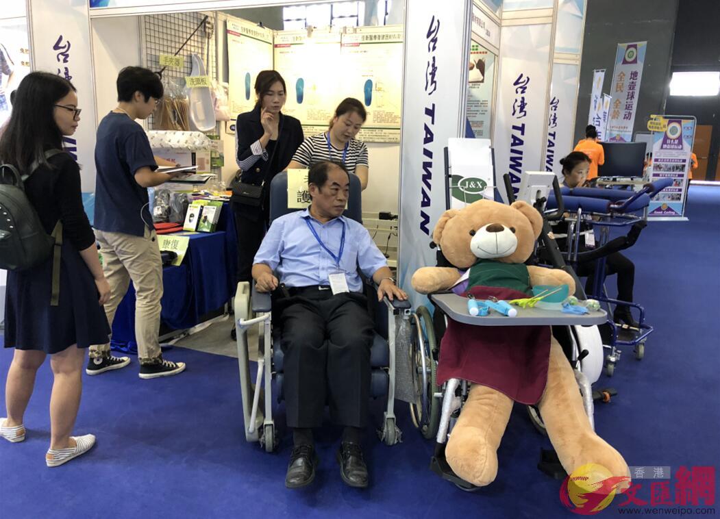 來自台灣的醫療器材企業參展A目前已在廣州B佛山設廠進軍大陸市場C(方俊明攝)