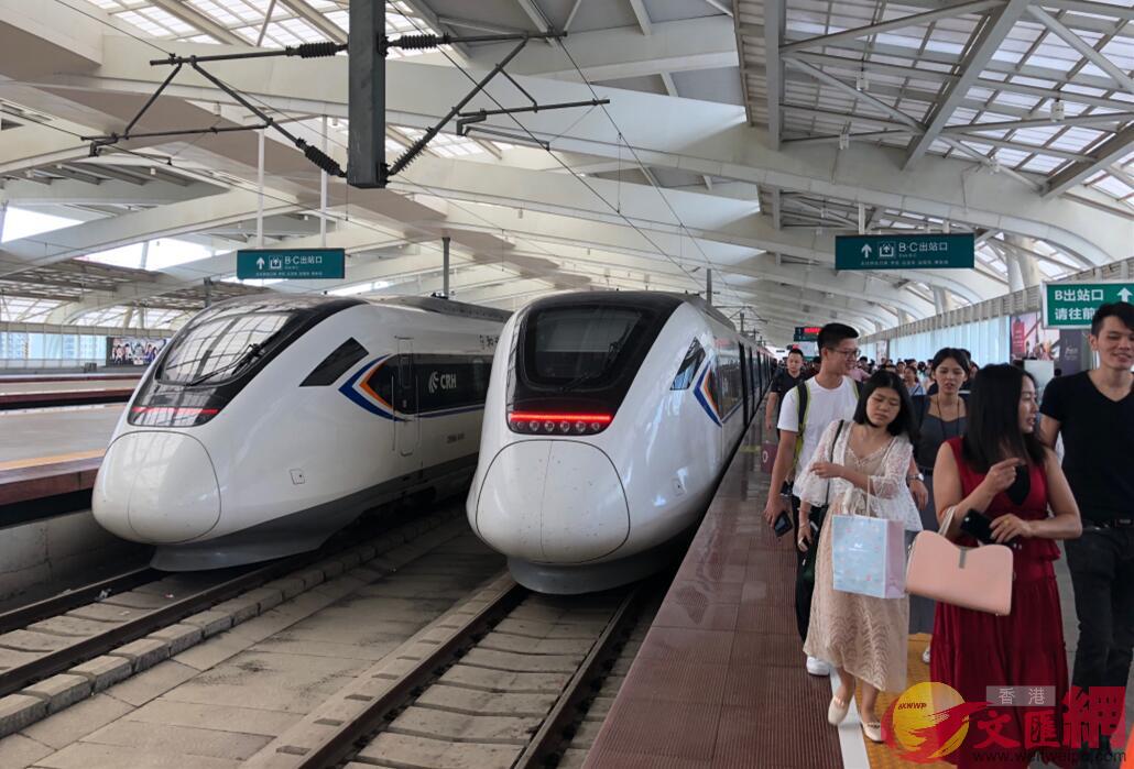 廣州首次提出將廣州站和廣州東站均打造成為中心火車站A加快推動u高鐵進城vC(方俊明攝)