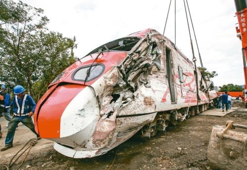 10月21日台鐵列車出軌翻覆事故列車