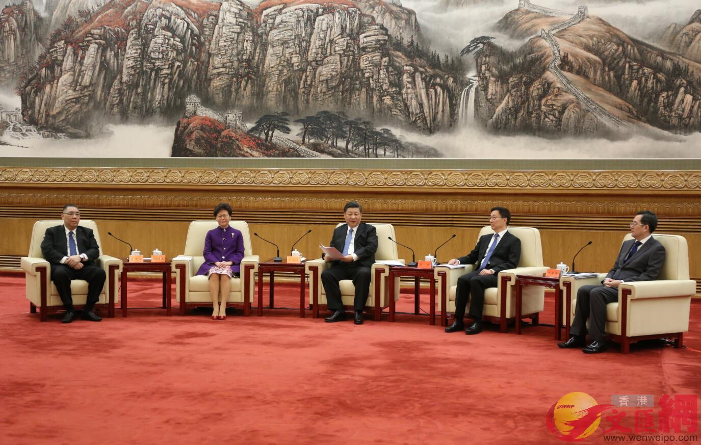 國家主席習近平今日會見林鄭月娥率領的慶祝國家改革開放40年香港代表團