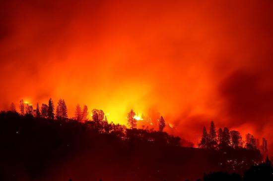 截至當地時間17日A美國加利福尼亞州北部的林火已導致71人死亡A失聯人數逾1000人C