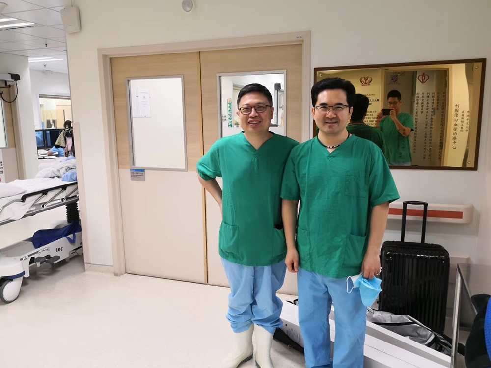 今年中秋A潘湘斌在香港威爾士親王醫院與林逸賢教授團隊合作完成手術C受訪者提供C
