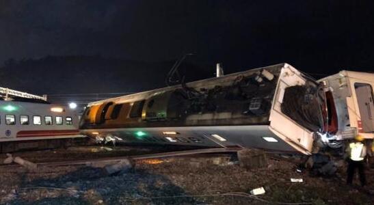 10月21日A普悠瑪列車出軌翻覆事故現場C