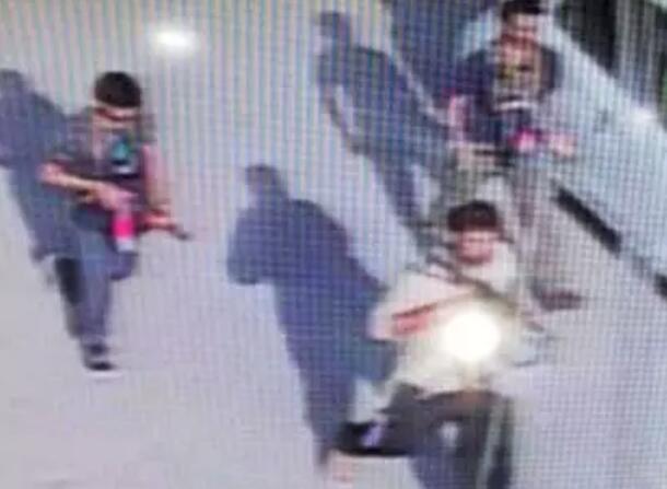 3名武裝分子被監控視頻拍到的畫面