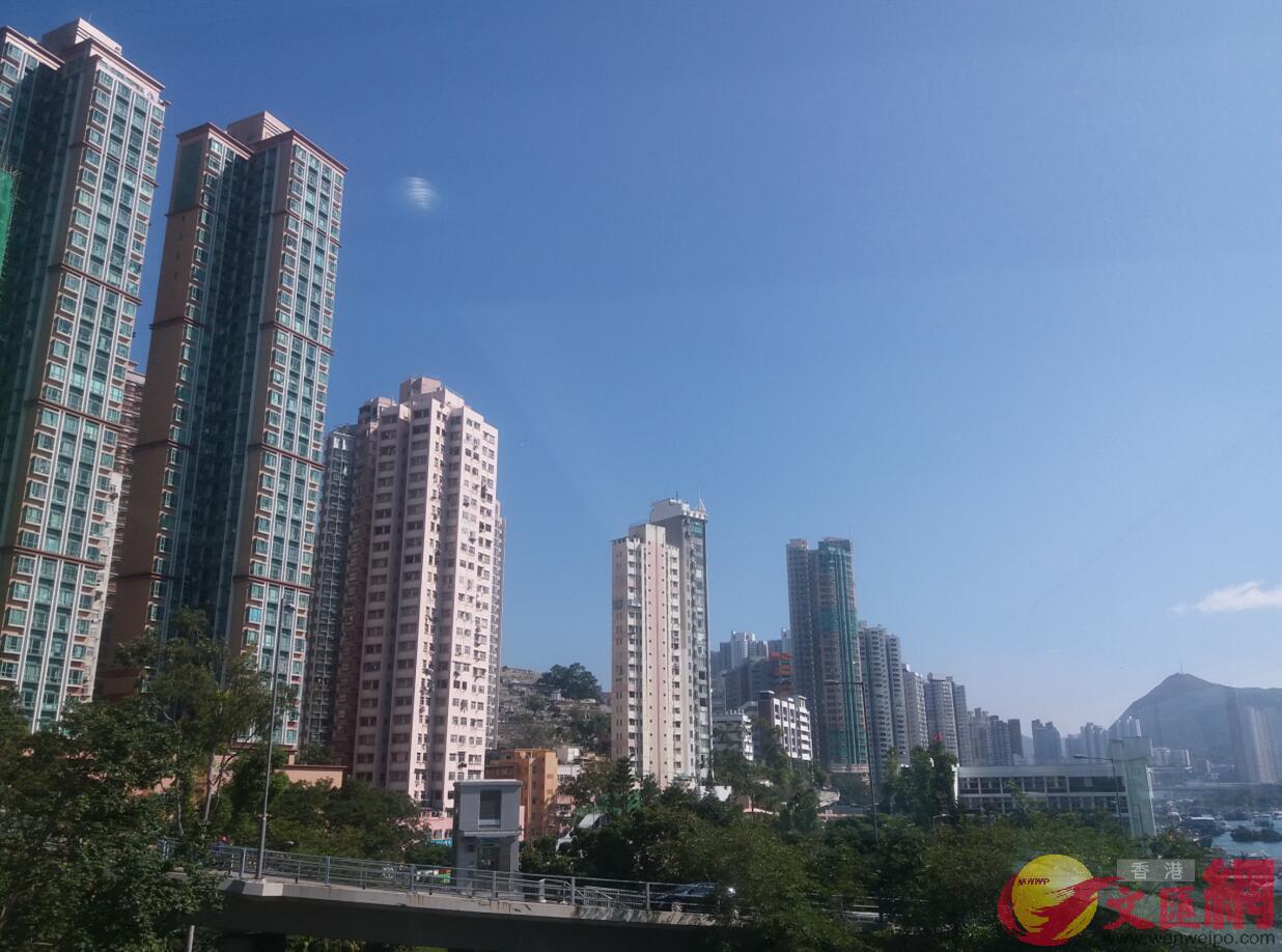 香港私人樓宇連跌3個月(全媒體記者攝)