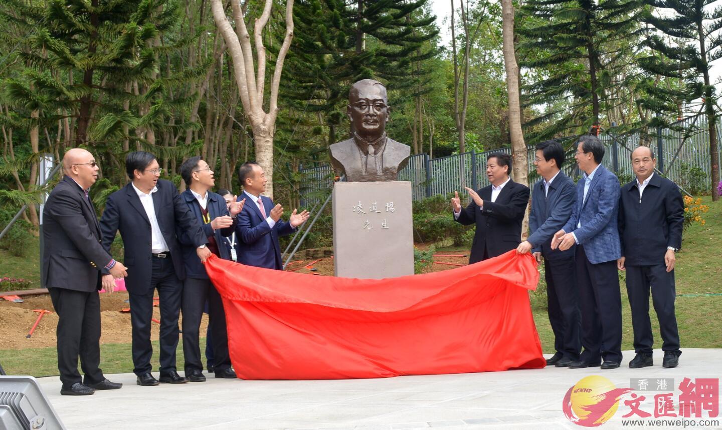 凌道揚雕像揭幕 李望賢攝