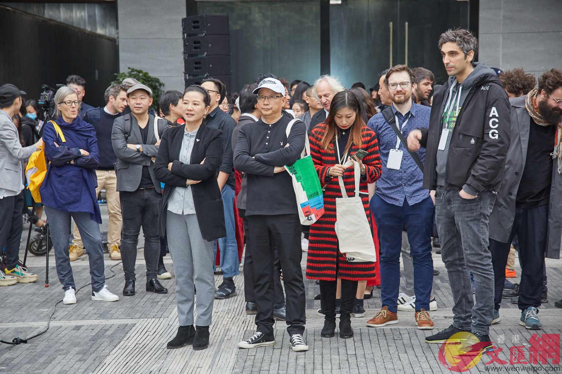 自2012年創立起，深圳獨立動畫雙年展就一直致力於發掘和整理中國獨立動畫與國際當代藝術動畫的創作和歷史，在國內乃至國際引發了廣泛的討論，亦產生了相當的影響力。參加雙年展的嘉賓。記者熊君慧攝 