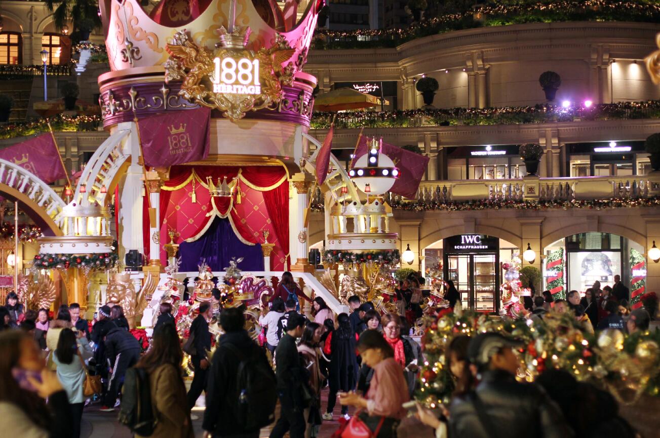 香港尖沙咀1881商圈璀璨的聖誕節燈飾A吸引大批市民遊客蒞臨C 