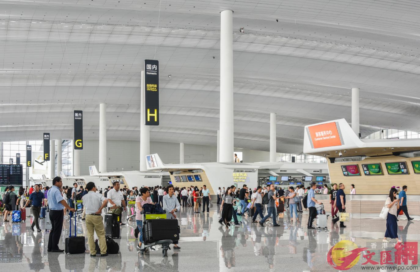 廣州白雲機場預計到2025年客量達1億人次A從去年居全球第13位躋身前5位C方俊明 攝