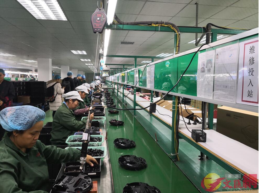 家衛士是中國中小製造企業的典型A這些企業是中國經濟的基本盤A吸納就業的海綿C圖為掃地機器人家衛士工廠]記者 熊君慧 攝^