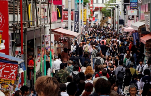 東京購物區遊客摩肩接踵C(路透社資料圖)