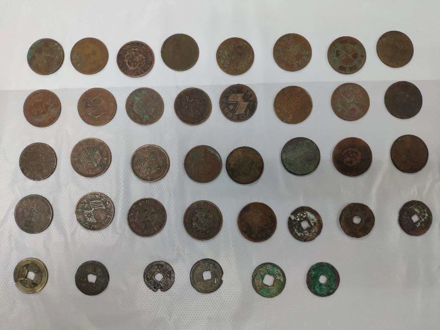 查獲的文物�X�X歷代古錢幣�]受訪者提供�^