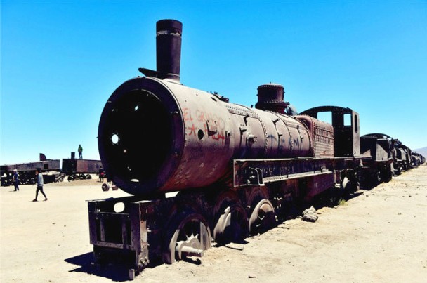 玻利維亞達烏尤尼景點�u火車墳場�v�C