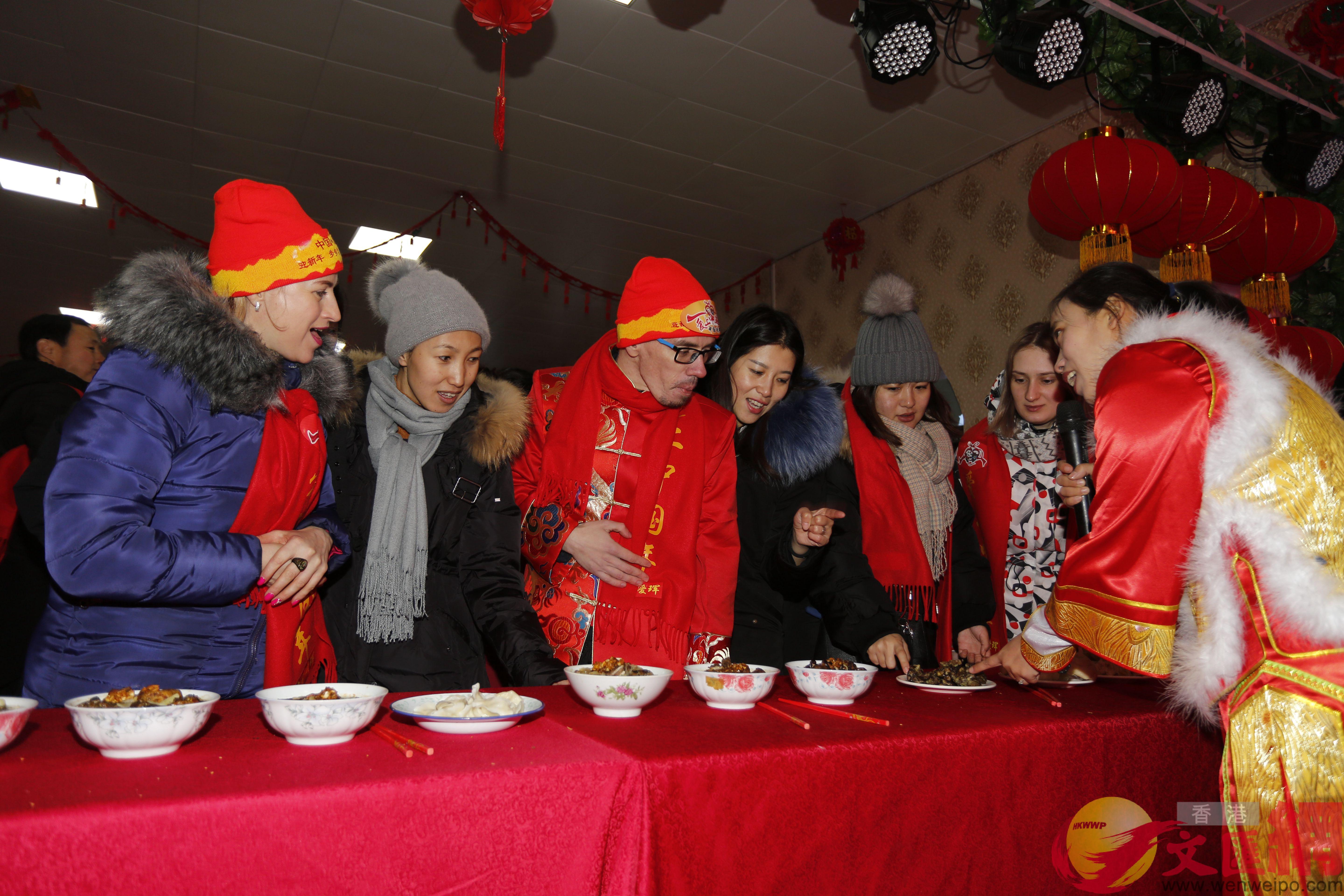 中俄家庭品中國菜A聯歡過新年C]受訪者提供^