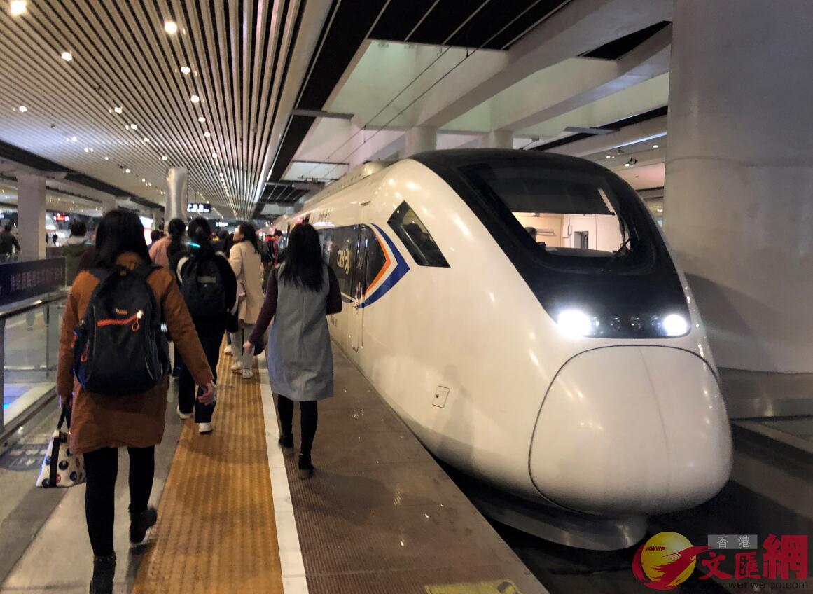 12月31日A湖南B廣東各條幹線和各大車站運輸秩序已基本恢復正常C(方俊明攝)