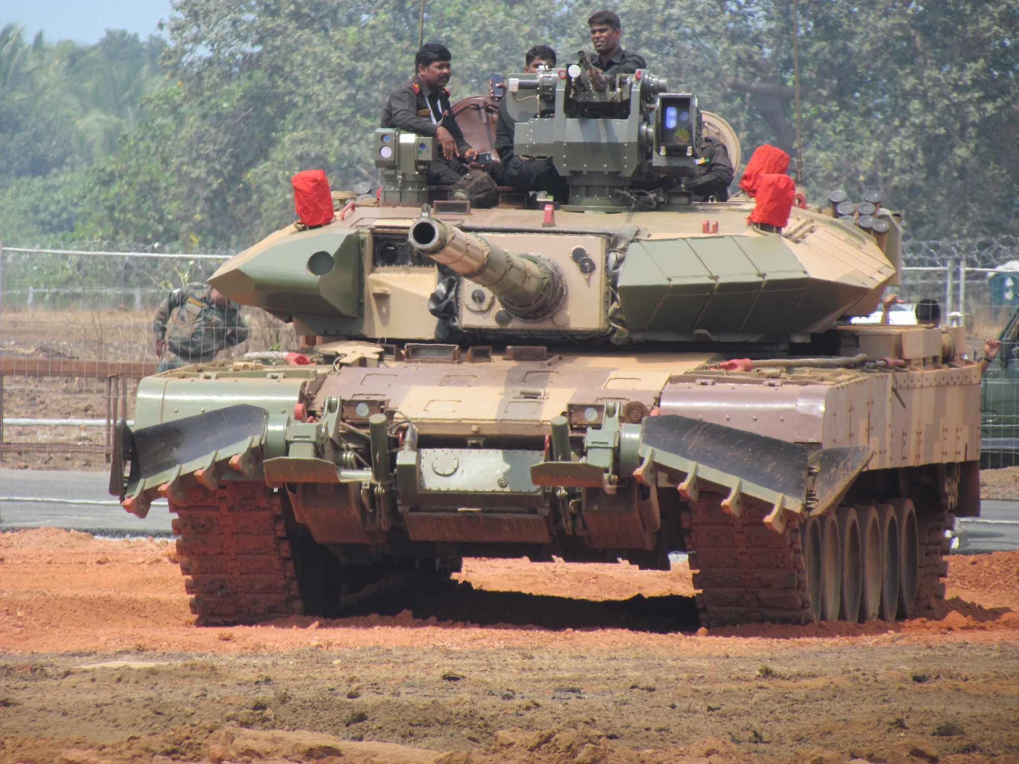 印度陸軍裝備的u阿瓊v主戰坦克