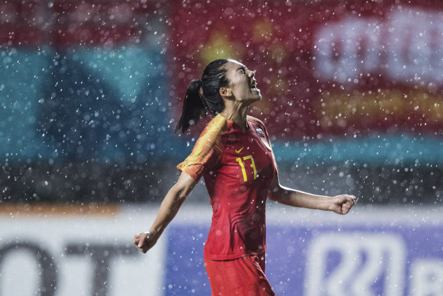 2018年8月31日A中國隊球員古雅沙在比賽中C當日A在第18屆亞運會女足決賽中A中國隊以0比1不敵日本隊A獲得亞軍C 新華社記者吳壯攝